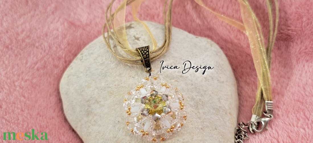 Arany Amira Medál Nyaklánccal - ékszer - nyaklánc - medálos nyaklánc - Meska.hu