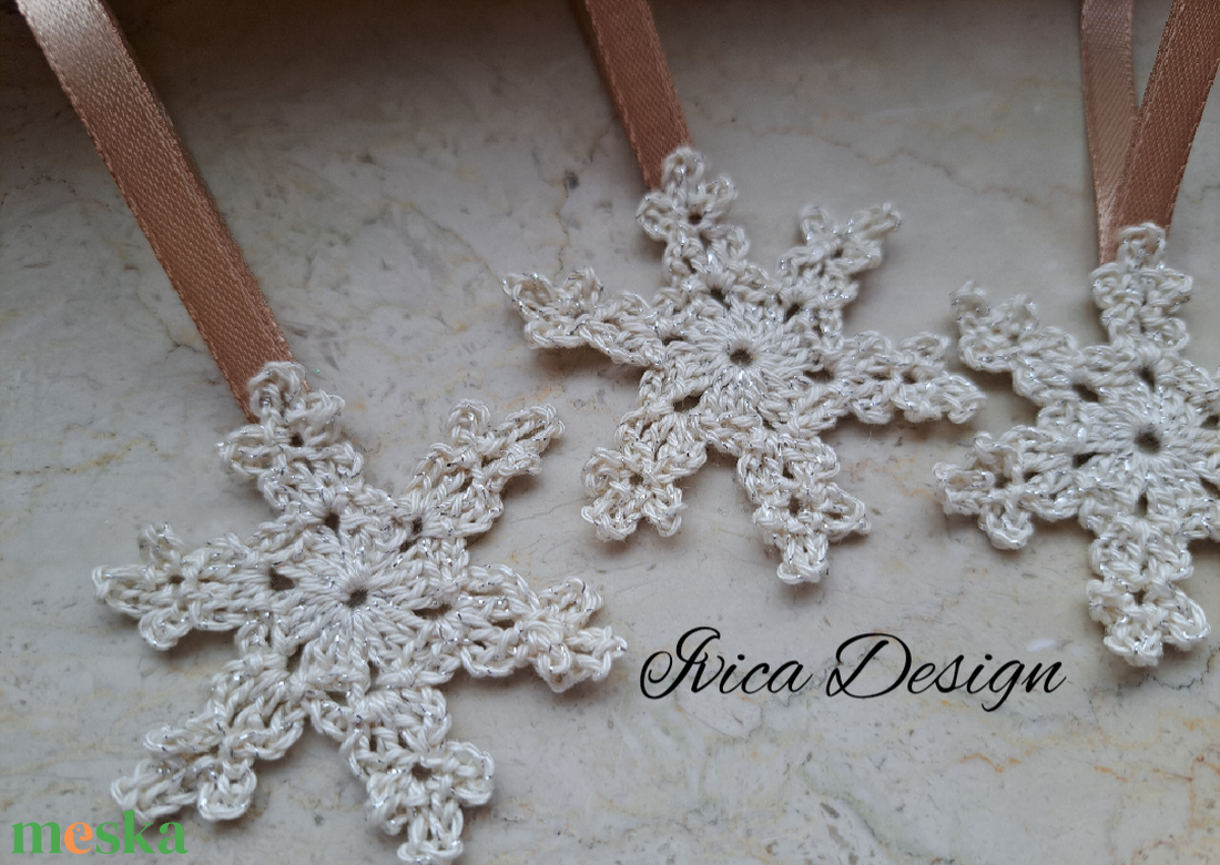 Aranyszálas Horgolt Hópihék - karácsony - karácsonyi lakásdekoráció - karácsonyfadíszek - Meska.hu