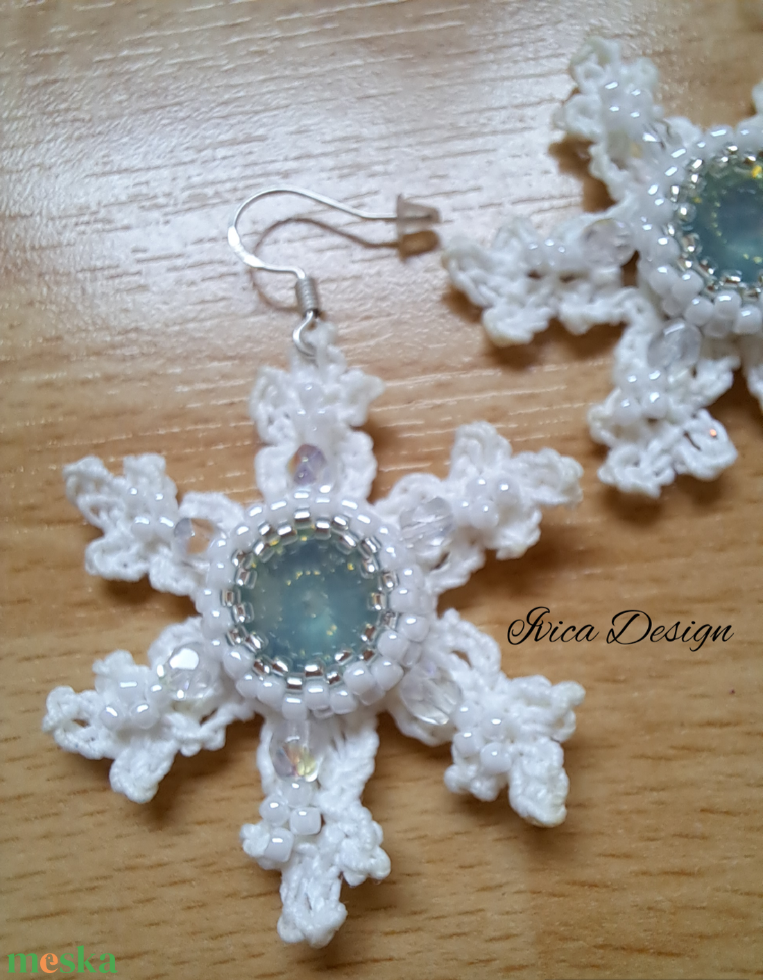 Horgolt Hópehely Fülbevalók Kristállyal - ékszer - fülbevaló - lógó fülbevaló - Meska.hu