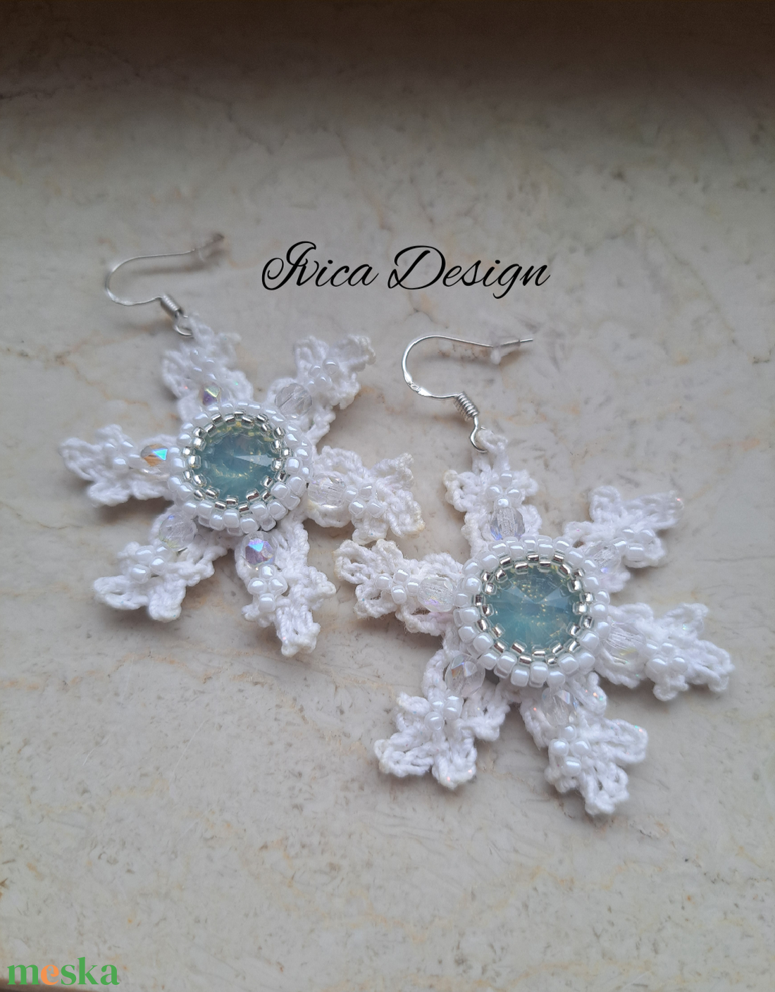 Horgolt Hópehely Fülbevalók Kristállyal - ékszer - fülbevaló - lógó fülbevaló - Meska.hu