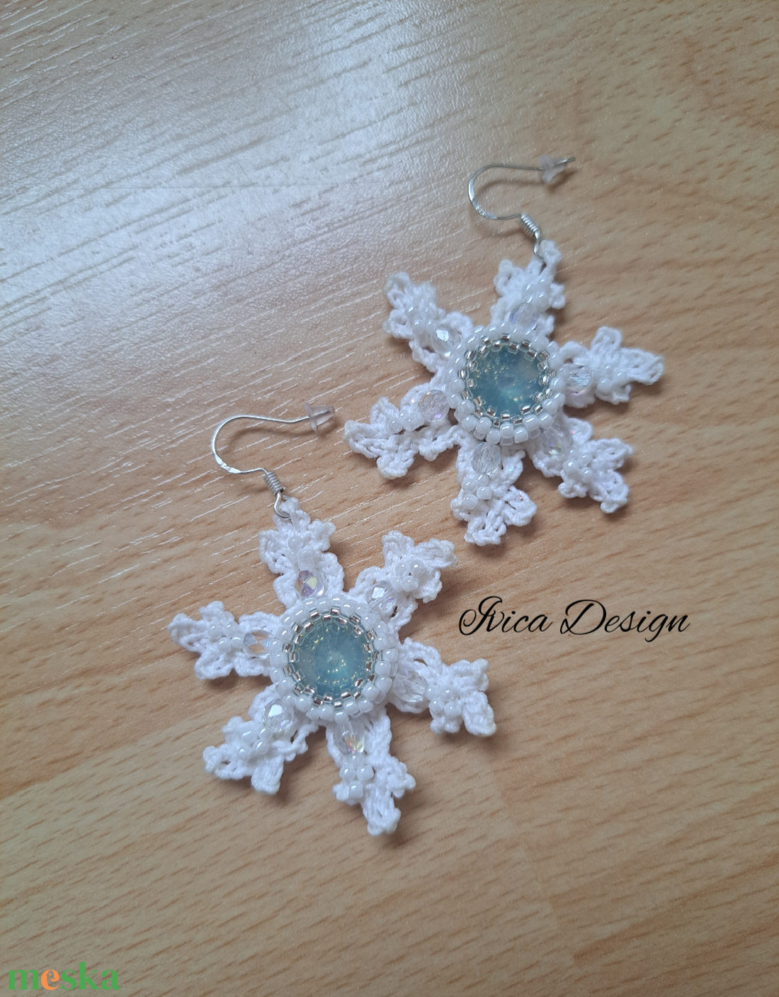 Horgolt Hópehely Fülbevalók Kristállyal - ékszer - fülbevaló - lógó fülbevaló - Meska.hu