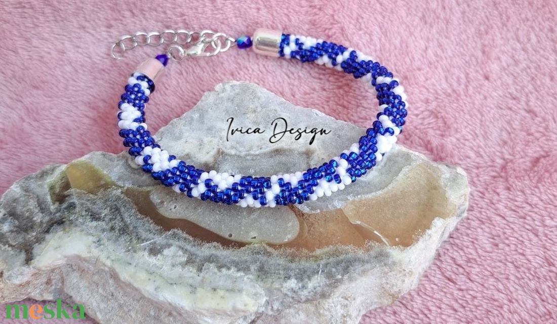 Királykék Cakkos Horgolt Karkötő - ékszer - karkötő - gyöngyös karkötő - Meska.hu
