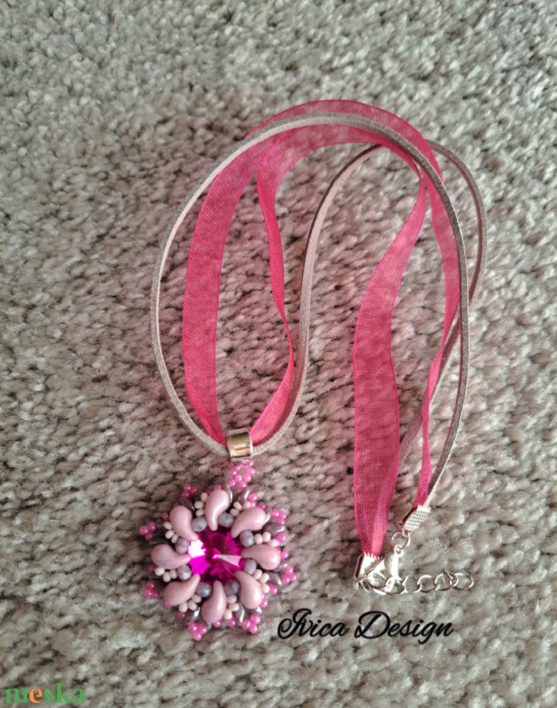 Amarillisz Medál Nyaklánccal - ékszer - nyaklánc - medálos nyaklánc - Meska.hu