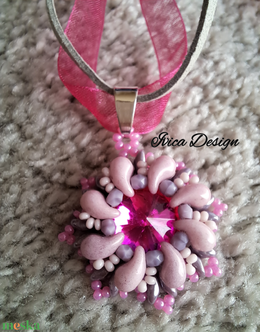 Amarillisz Medál Nyaklánccal - ékszer - nyaklánc - medálos nyaklánc - Meska.hu