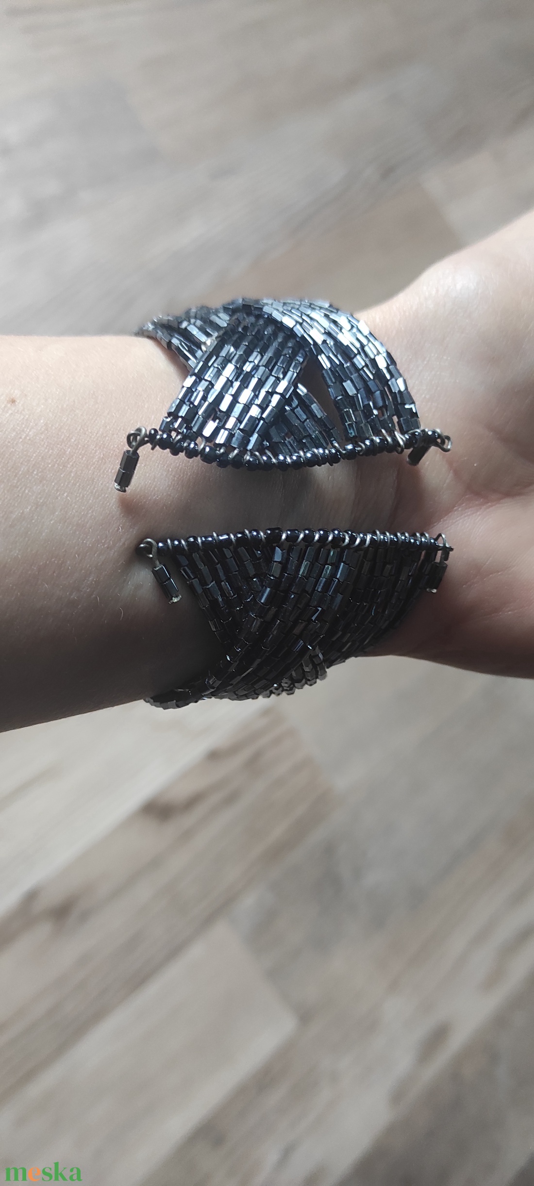 �� Fekete-ezüst elegancia gyöngy karkötő � kézzel készült statement ékszer - ékszer - karkötő - gyöngyös karkötő - Meska.hu