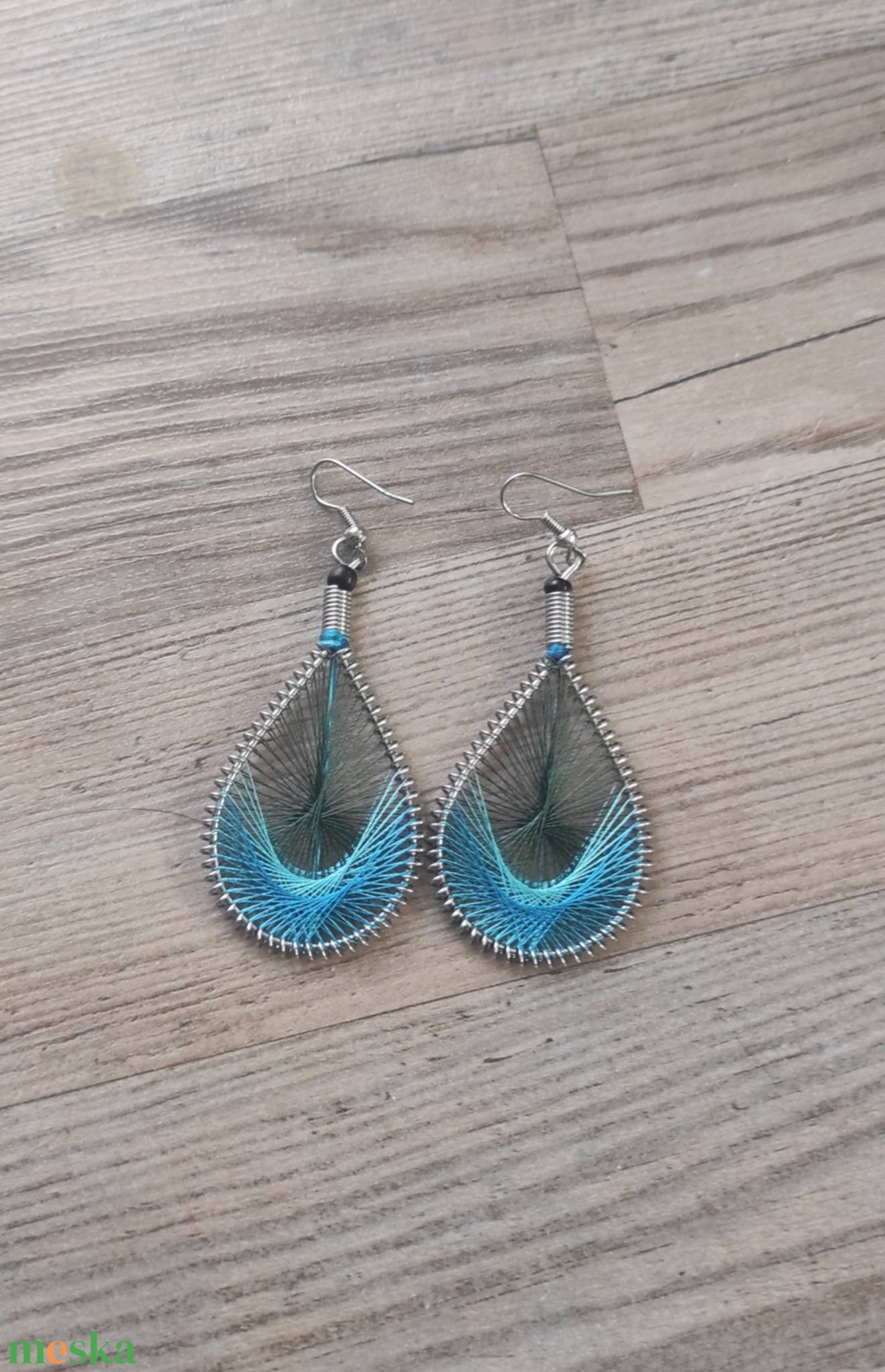 �� Fülbevaló -  Kézzel szőtt cérnás, kék�zöld színátmenettel, ombre - ékszer - fülbevaló - lógó fülbevaló - Meska.hu