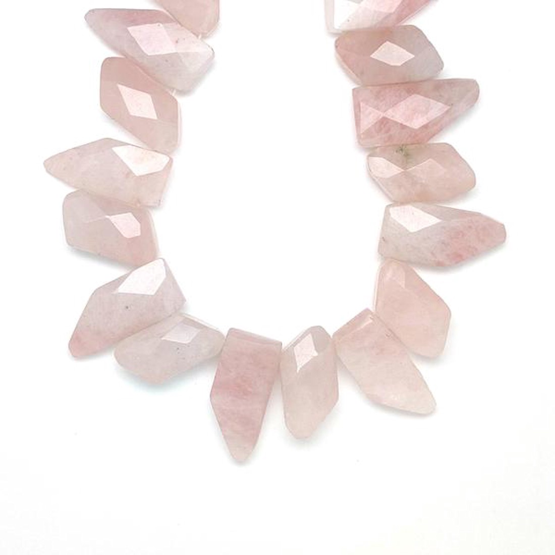 Rózsakvarc csiszolt dogteeth 25-35x13-15mm ékszerkészítő alapanyag (füzér) - kellékek & szerszámok - ásvány alapanyag - ásványfüzér - Meska.hu Rózsakvarc csiszolt dogteeth 25-35x13-15mm ékszerkészítő alapanyag (füzér) - kellékek & szerszámok - ásvány alapanyag - ásványfüzér - Meska.hu