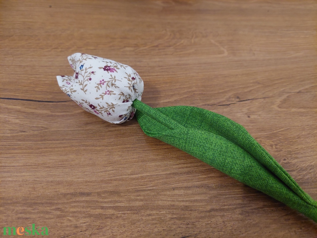 Textil tulipán - otthon & életmód - dekoráció - asztal és polc dekoráció - asztaldísz - Meska.hu Textil tulipán - otthon & életmód - dekoráció - asztal és polc dekoráció - asztaldísz - Meska.hu