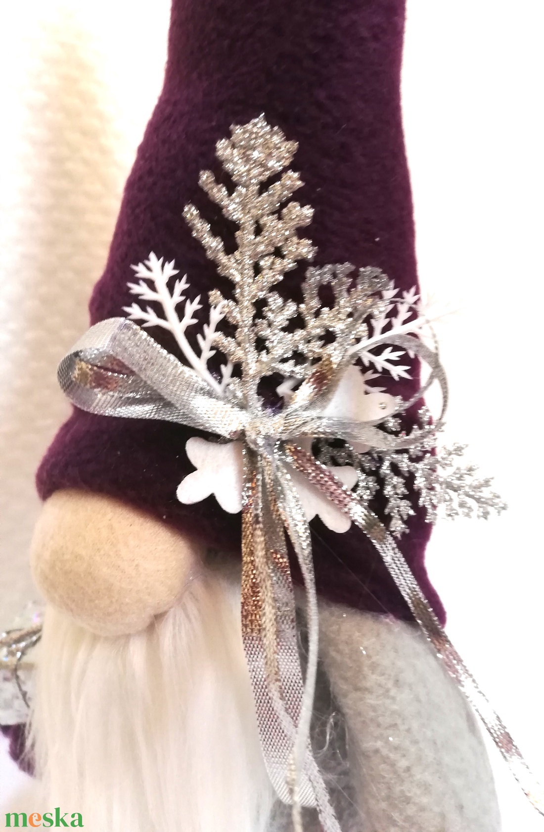 Téli manó ajándékdobozzal - karácsony - karácsonyi lakásdekoráció - karácsonyi manók, figurák - Meska.hu