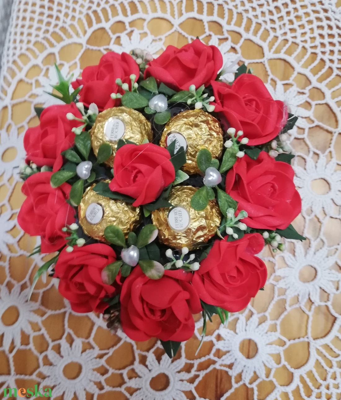 Virágos doboz bonbonnal - otthon & életmód - dekoráció - asztal és polc dekoráció - díszdoboz - Meska.hu