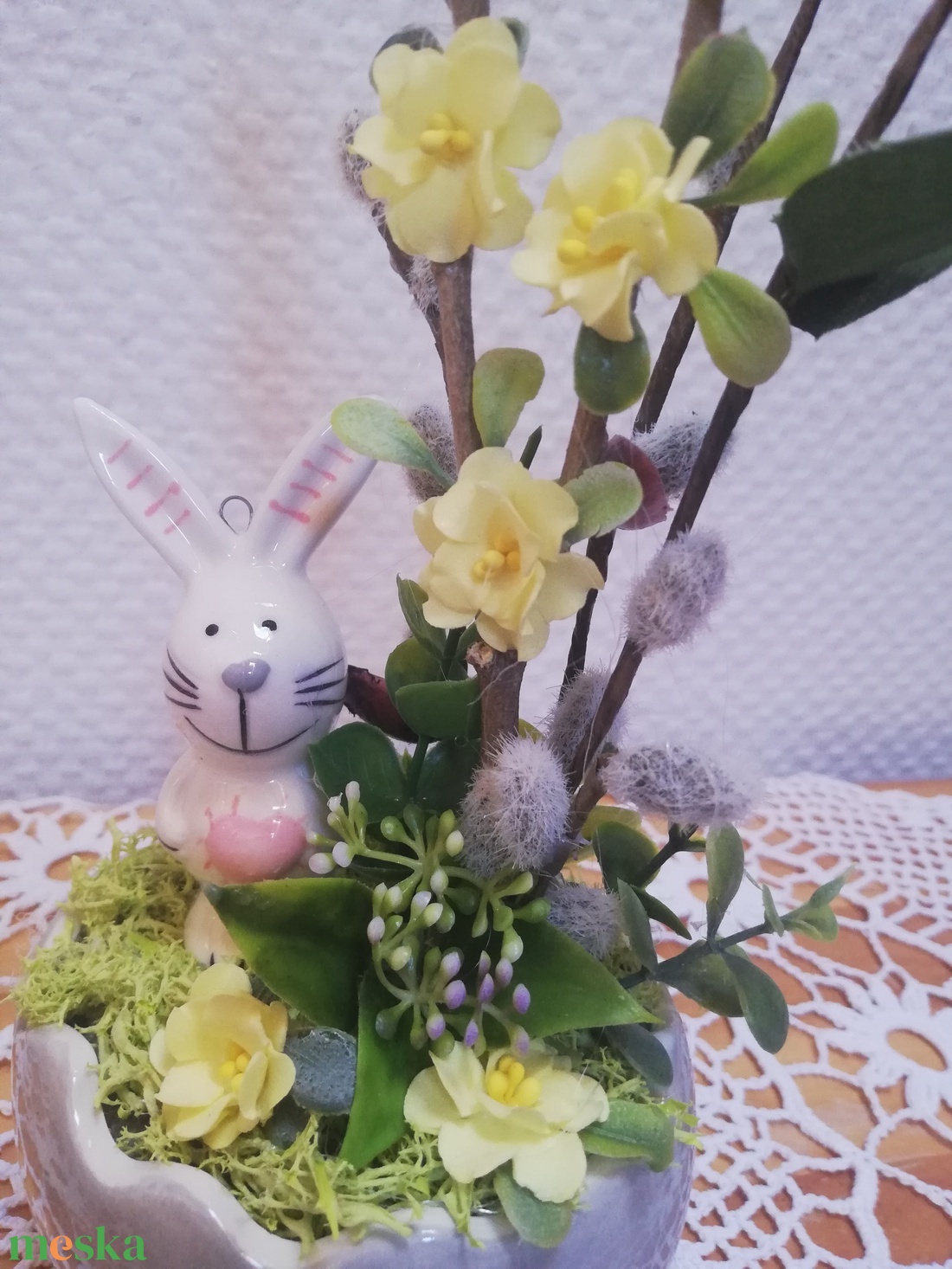 Bájos nyuszis asztaldísz - ünnepi díszek, dekorációk - húsvéti díszek és dekorációk - húsvéti virágos díszek - Meska.hu