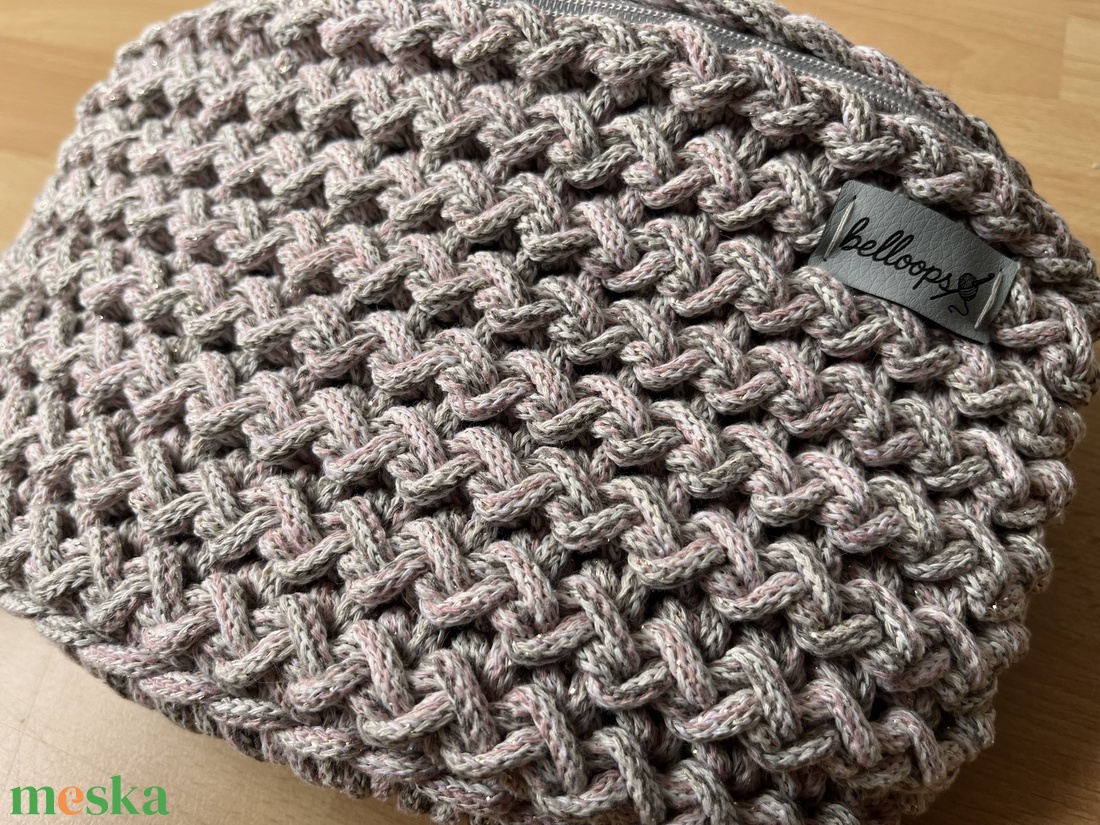 Horgolt cikcakk mintás crossbody táska - táska & tok - övtáska - Meska.hu