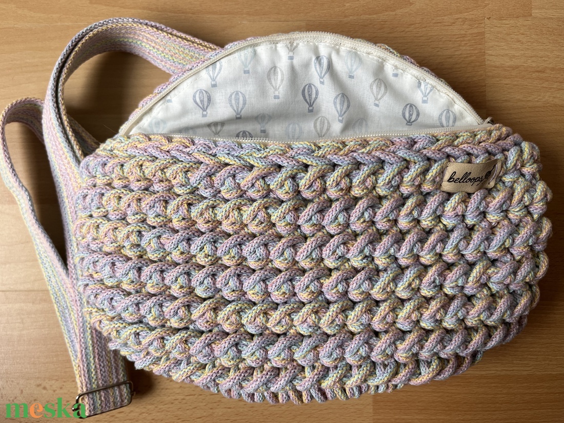 Horgolt fonottka mintás crossbody - táska & tok - övtáska - Meska.hu