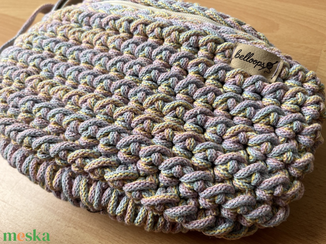 Horgolt fonottka mintás crossbody - táska & tok - övtáska - Meska.hu