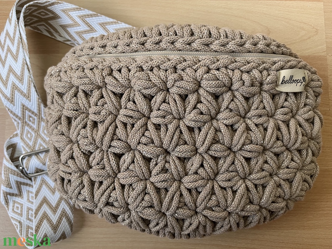 Horgolt dupla jázmin mintás crossbody - táska & tok - övtáska - Meska.hu