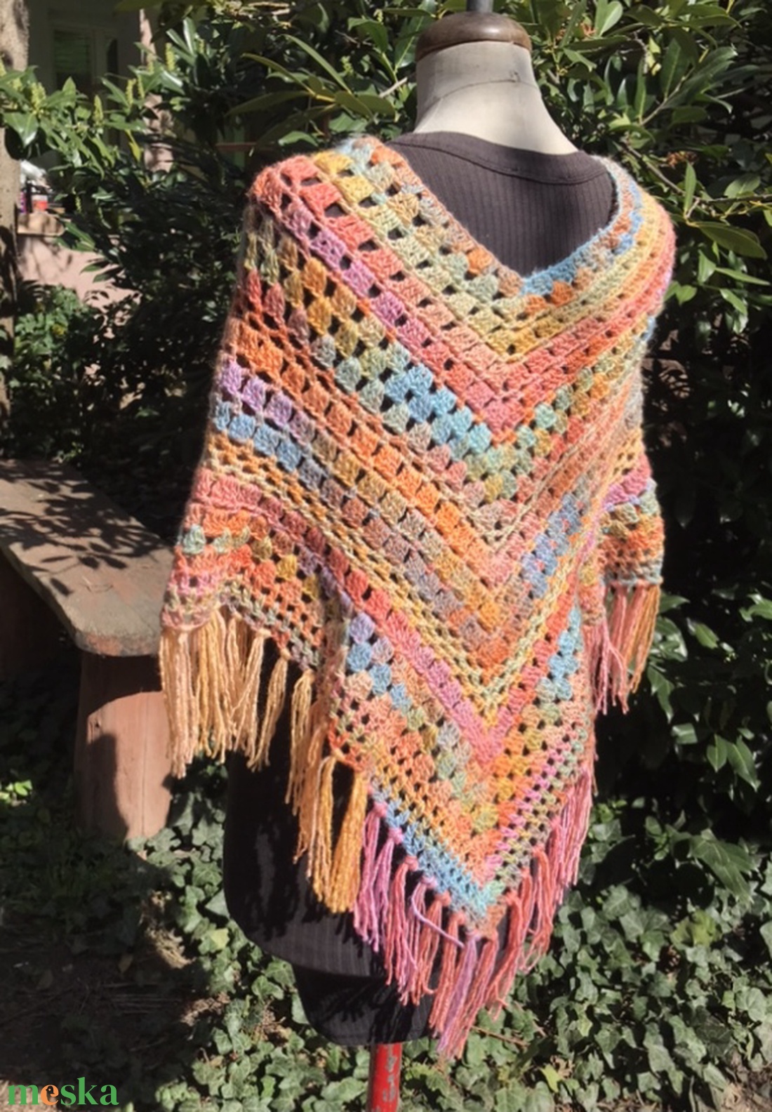 Játék horgolt poncsó  - ruha & divat - női ruha - poncsó - Meska.hu