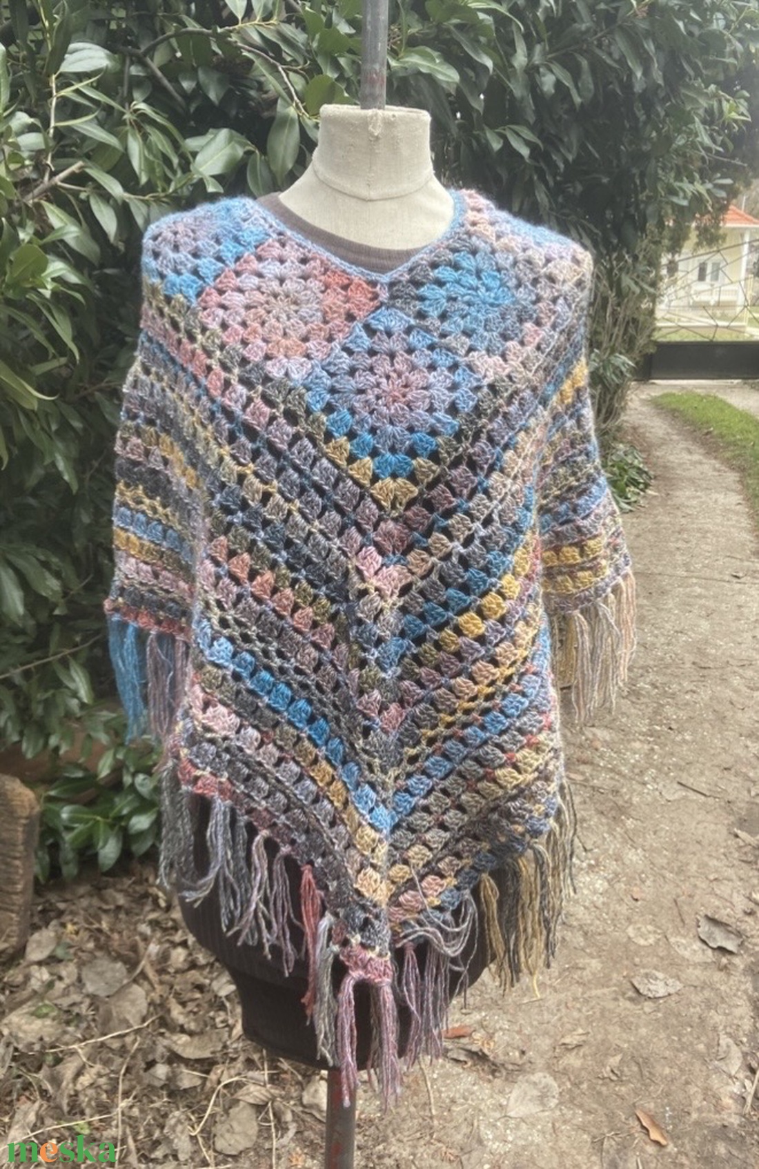 Tavasz horgolt poncsó - ruha & divat - női ruha - poncsó - Meska.hu