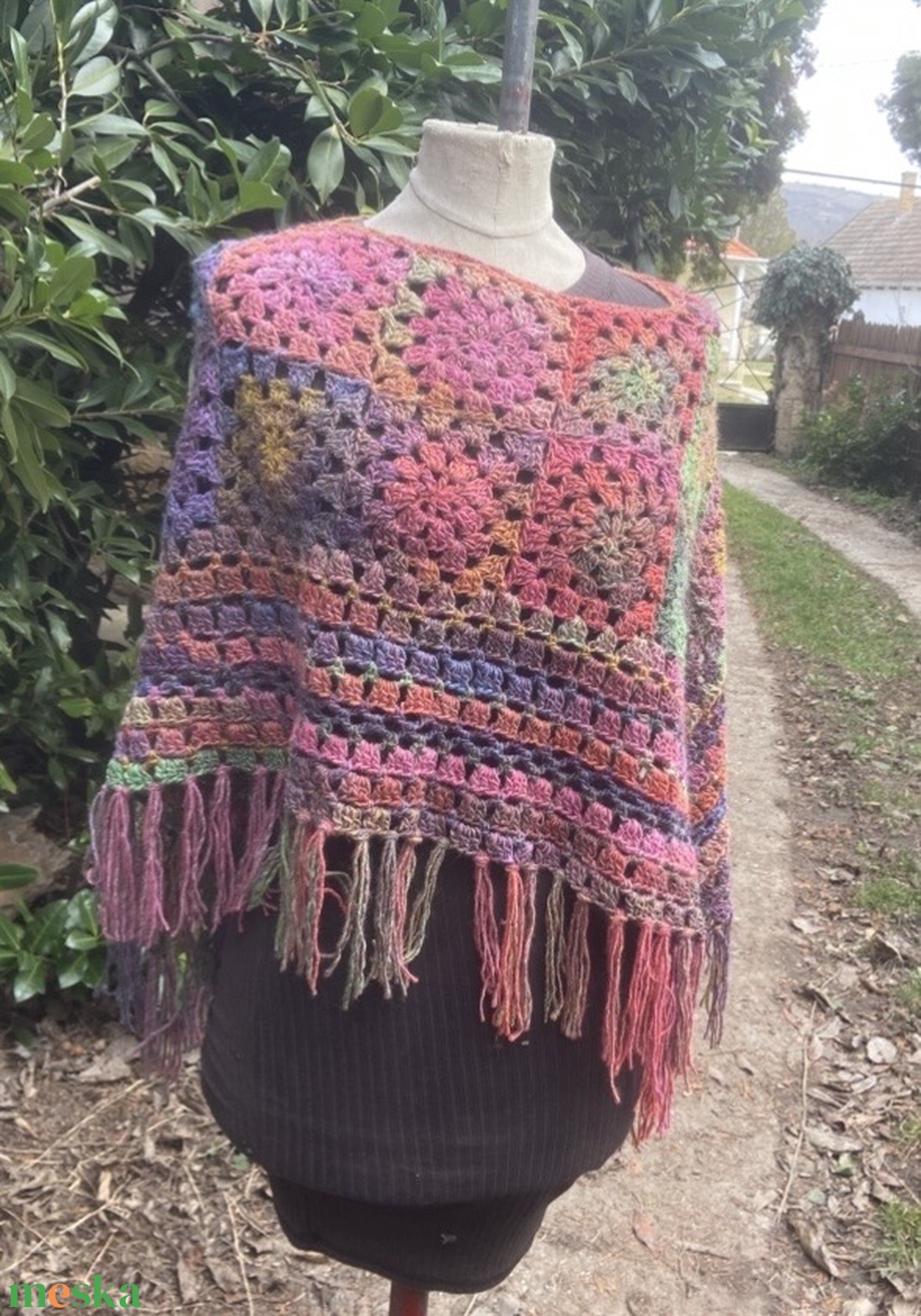 Május horgolt poncsó - ruha & divat - női ruha - poncsó - Meska.hu