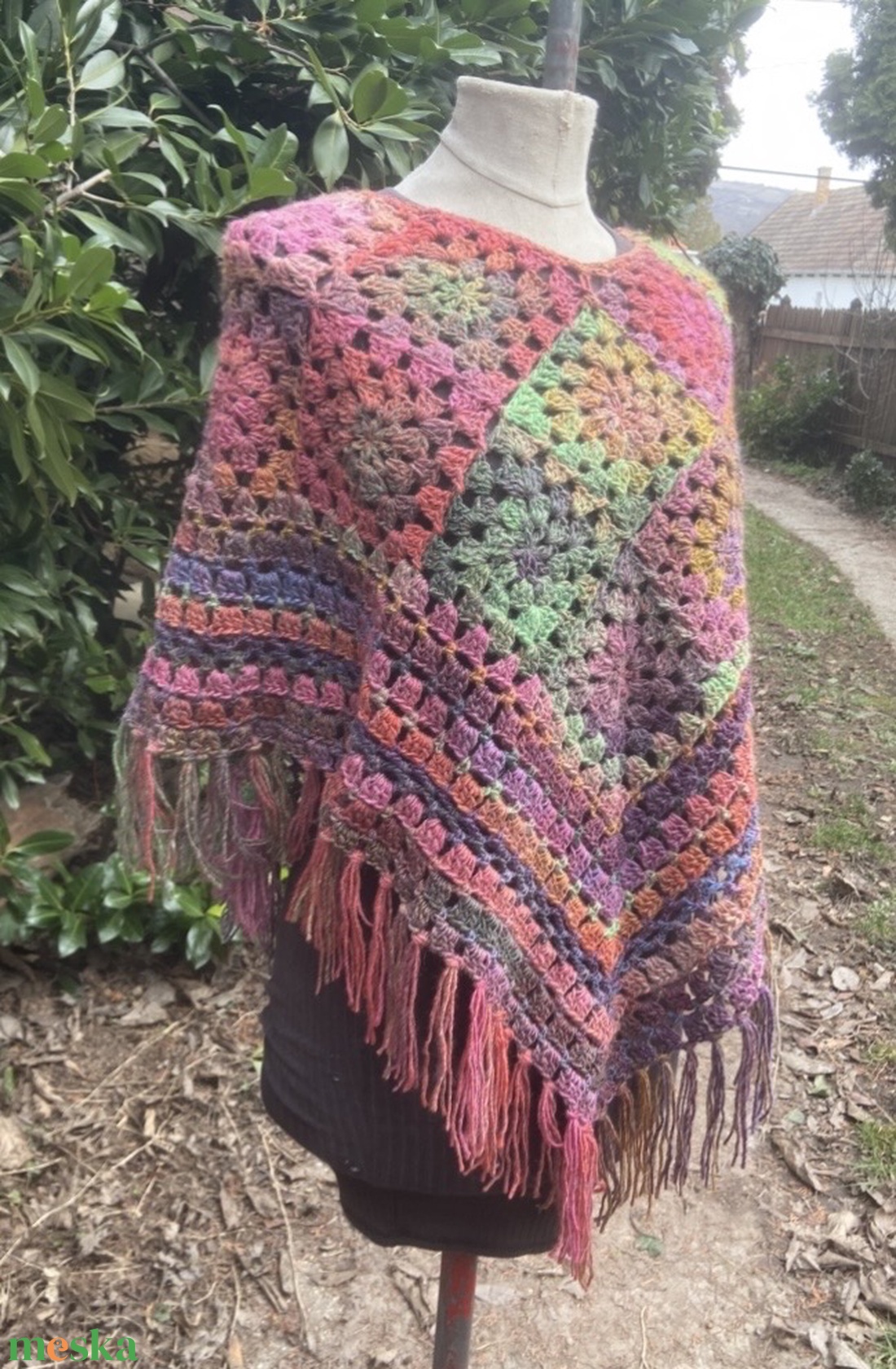 Május horgolt poncsó - ruha & divat - női ruha - poncsó - Meska.hu