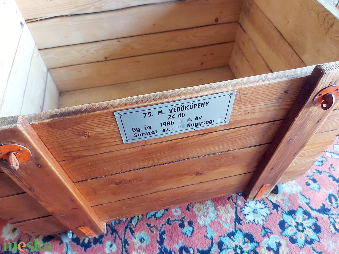 Láda dohányzóasztal  - otthon & életmód - bútor - asztal - Meska.hu