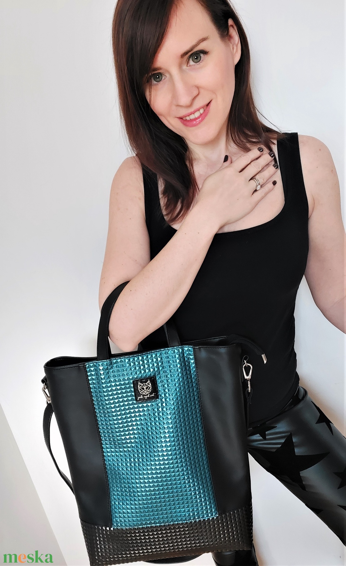 Rochelle különleges mintájú fekete-petrolkék műbőr crossbody / válltáska - táska & tok - kézitáska & válltáska - válltáska - Meska.hu