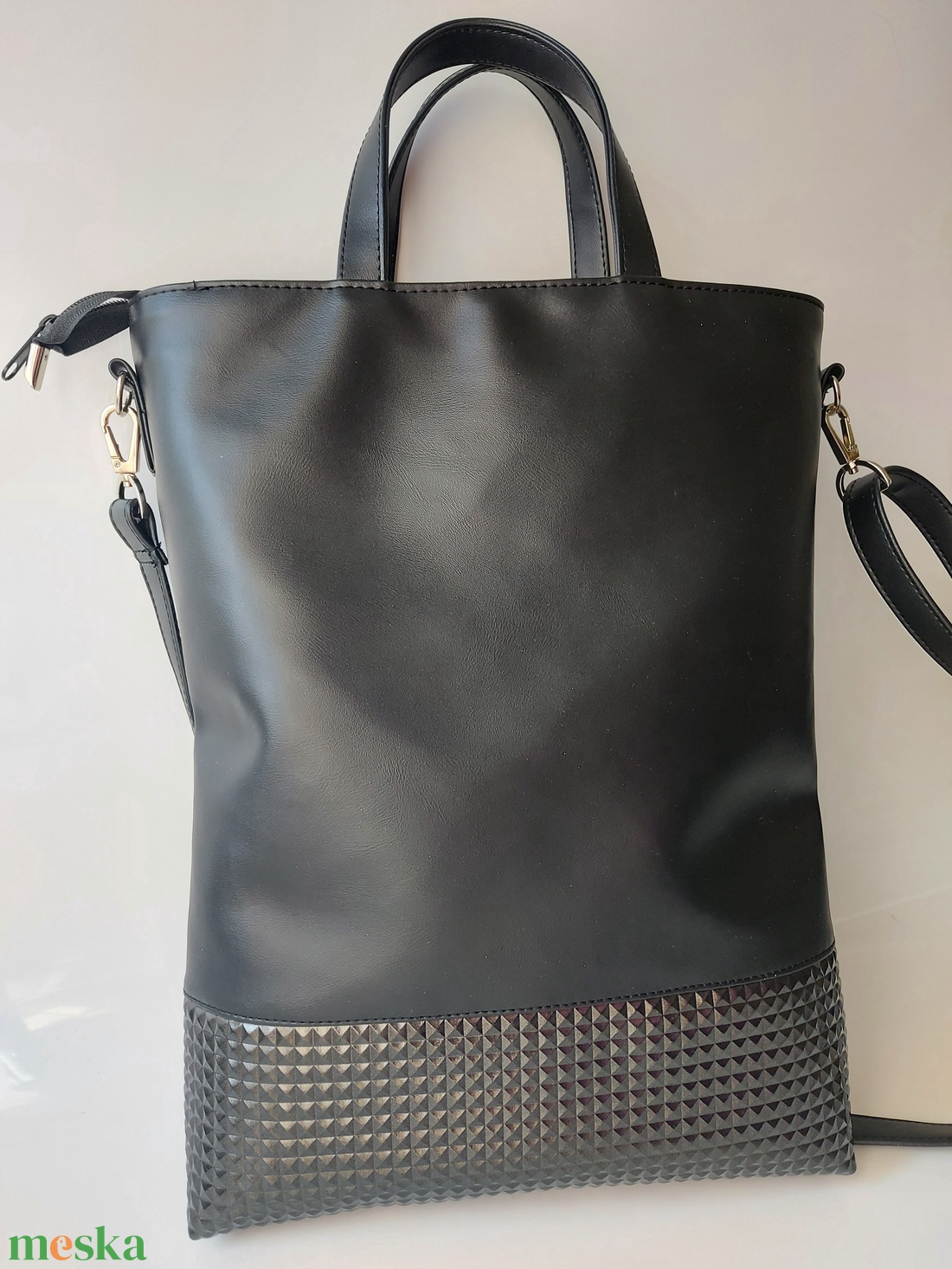Rochelle különleges mintájú fekete-petrolkék műbőr crossbody / válltáska - táska & tok - kézitáska & válltáska - válltáska - Meska.hu