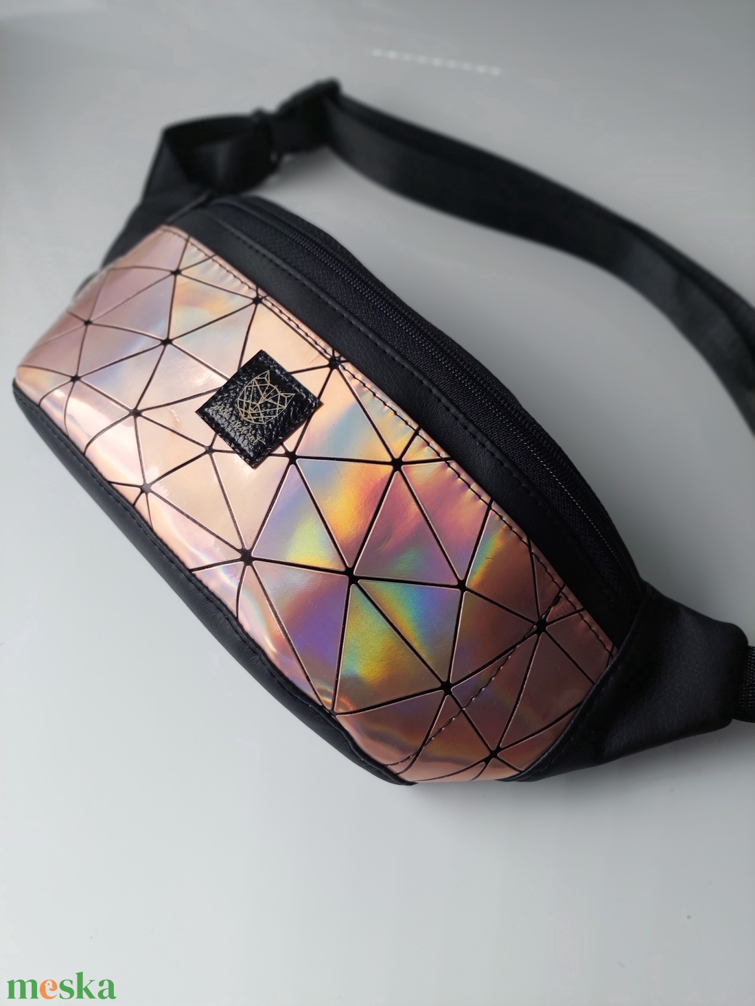 Spiderwebs rosegold-holografikus mintás övtáska - táska & tok - övtáska - Meska.hu