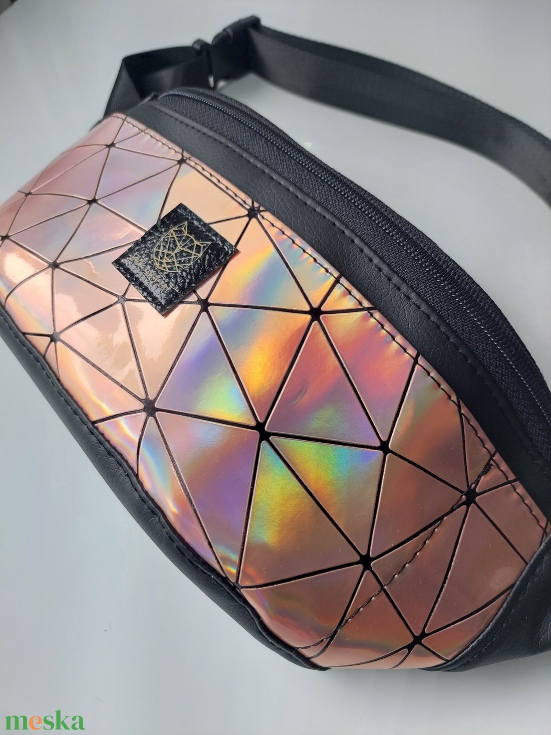 Spiderwebs rosegold-holografikus mintás övtáska - táska & tok - övtáska - Meska.hu