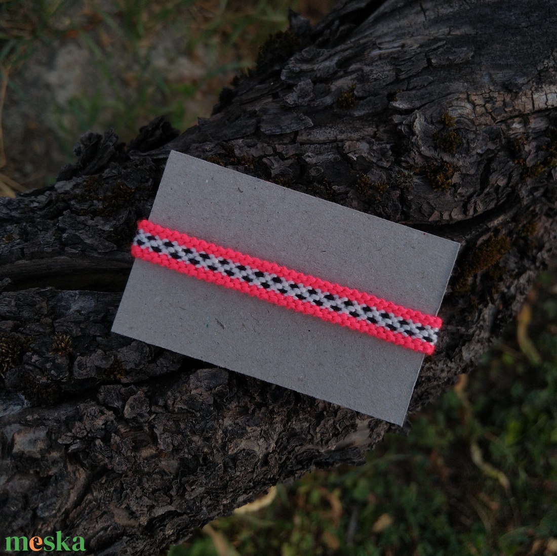 Sárkánygyümölcs karkötő - ékszer - karkötő - fonott karkötő - Meska.hu