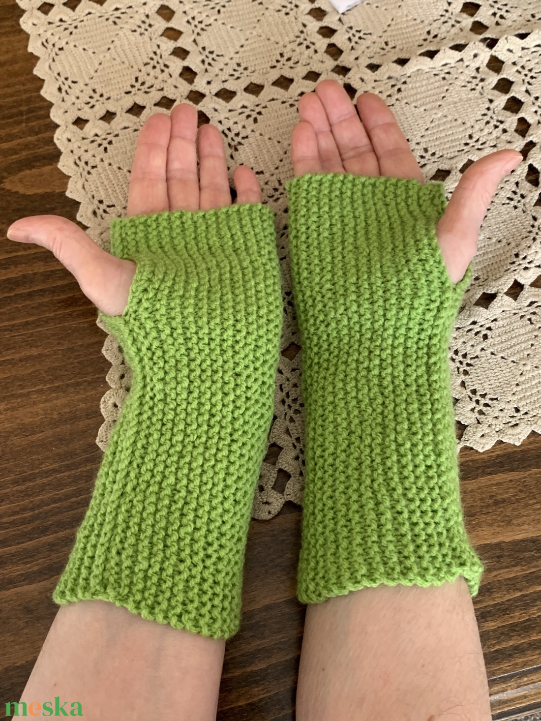 Kiskendő ajándék kézmelegítővel - ruha & divat - sál, sapka, kendő - fejpánt - Meska.hu