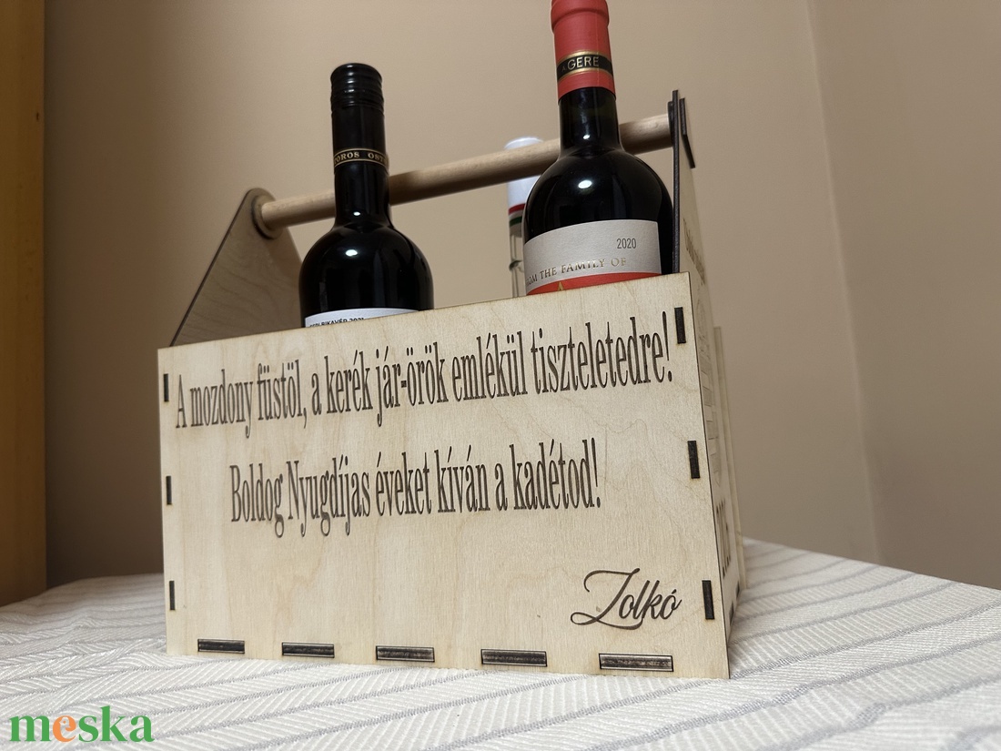 Grávírozott fa italhordó láda/italtartó box(Születésnapra, névnapra, apák napjára, nyugdíjas búcsúztatóra) - otthon & életmód - konyhafelszerelés, tálalás - tálalás - bortartó - Meska.hu