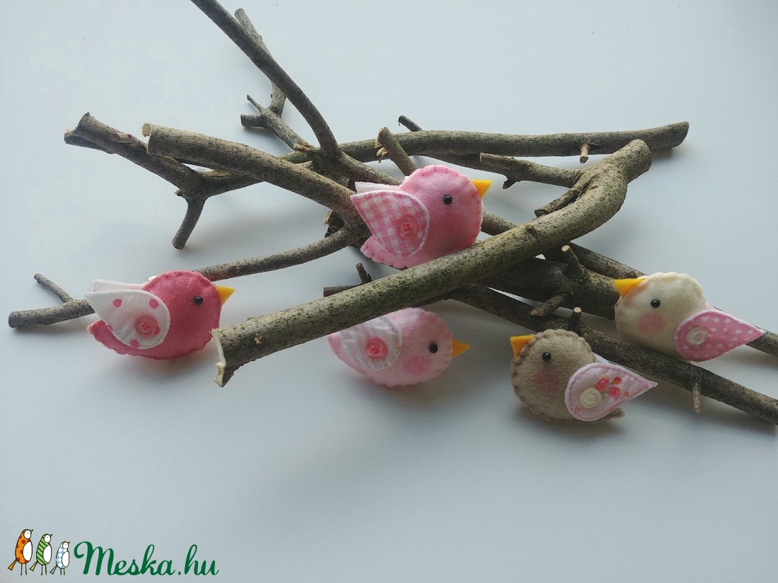 Vidám, tarkabarka szárnyú madárkák (5db) -  rózsaszín-krém csapat - otthon & lakás - dekoráció - Meska.hu