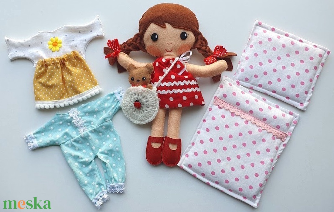 Pöttyös Panni- öltöztethető textilbaba kis macival és kiegészítőkkel (Hasonló rendelhető!) - játék & sport - baba & babaház - öltöztethető baba - Meska.hu