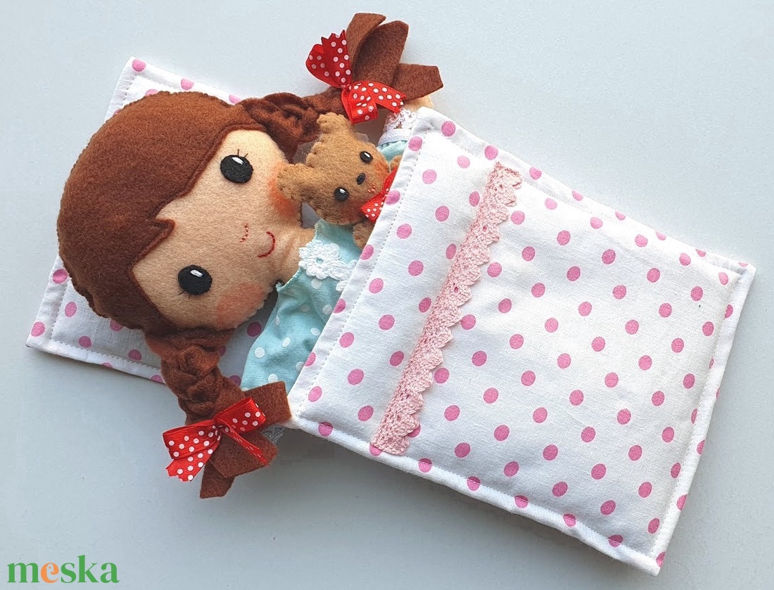 Pöttyös Panni- öltöztethető textilbaba kis macival és kiegészítőkkel (Hasonló rendelhető!) - játék & sport - baba & babaház - öltöztethető baba - Meska.hu