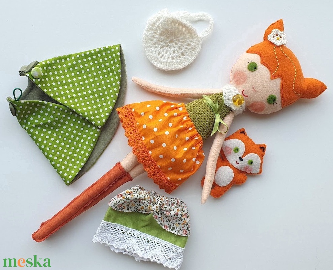 Dorka- öltöztethető  textilbaba  kis rókával és kiegészítőkkel (Azonnal vihető!) - játék & sport - baba & babaház - öltöztethető baba - Meska.hu