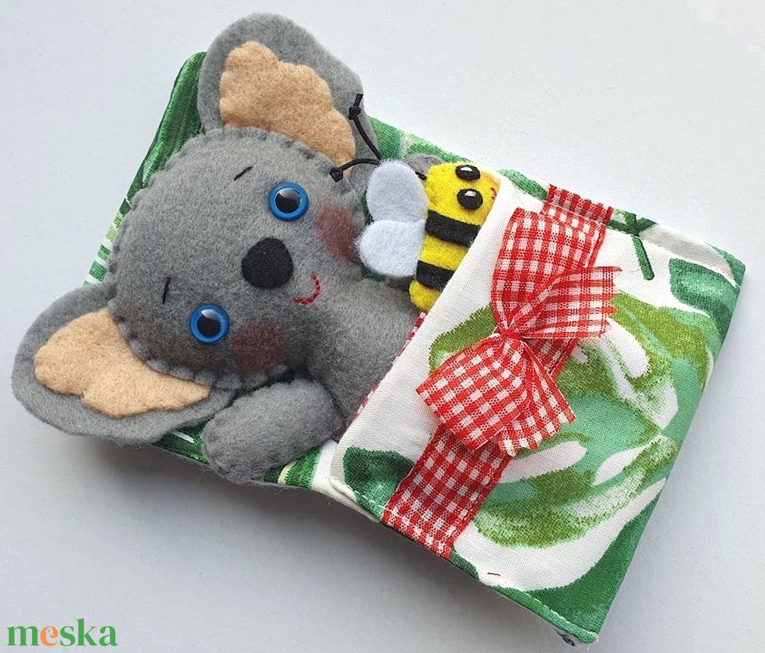 Apróságok szundizsákban- cuki koala fiúcska méhecskével - játék & sport - plüssállat & játékfigura - más figura - Meska.hu Apróságok szundizsákban- cuki koala fiúcska méhecskével - játék & sport - plüssállat & játékfigura - más figura - Meska.hu