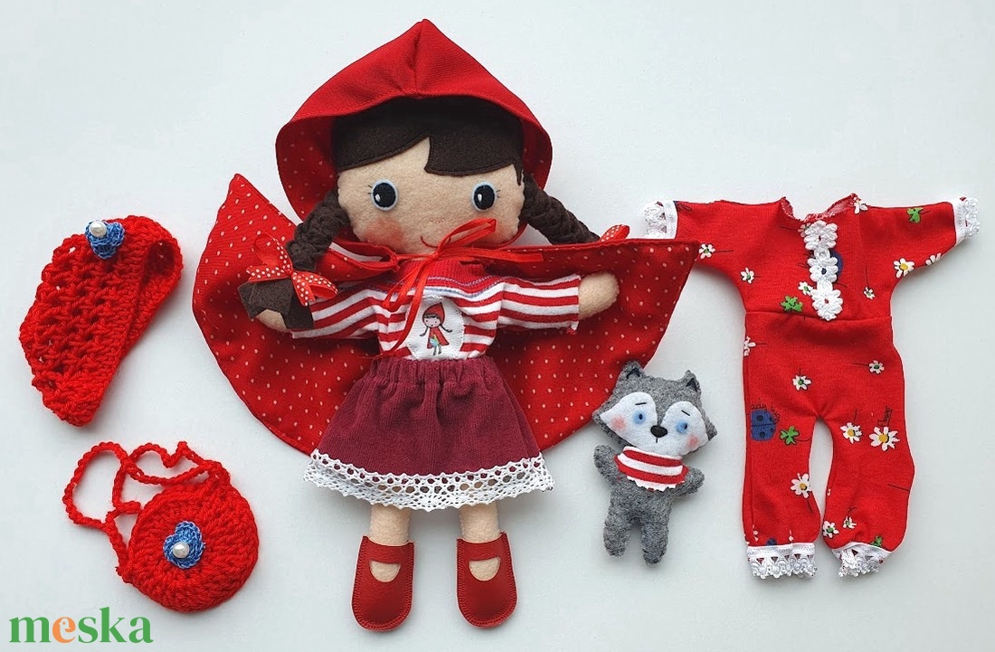 Piroska- öltöztethető textilbaba kis farkassal és kiegészítőkkel (Azonnal vihető!) - játék & sport - baba & babaház - öltöztethető baba - Meska.hu