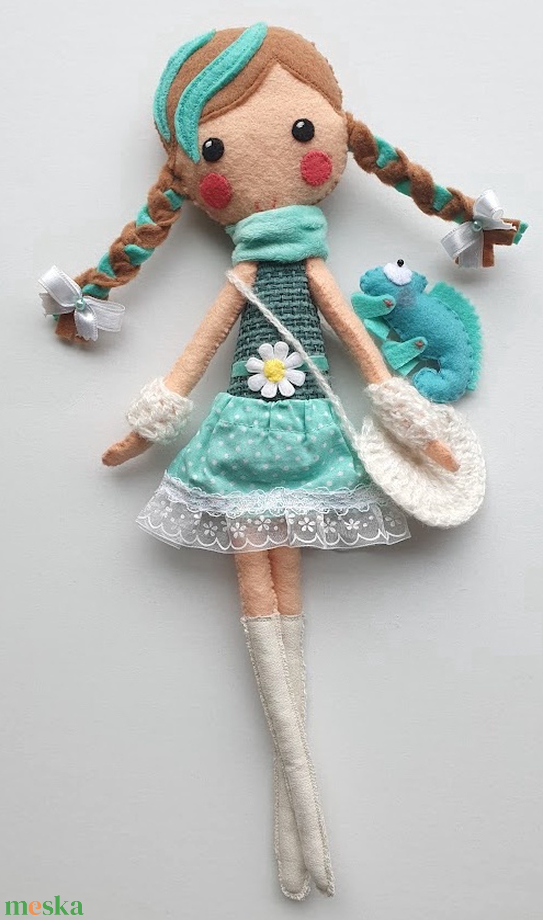 Milla- öltöztethető  textilbaba  kis kaméleonnal és kiegészítőkkel - Azonnal vihető! - játék & sport - baba & babaház - öltöztethető baba - Meska.hu Milla- öltöztethető  textilbaba  kis kaméleonnal és kiegészítőkkel - Azonnal vihető! - játék & sport - baba & babaház - öltöztethető baba - Meska.hu