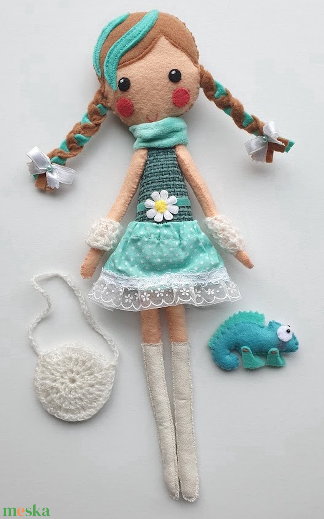 Milla- öltöztethető  textilbaba  kis kaméleonnal és kiegészítőkkel - Azonnal vihető! - játék & sport - baba & babaház - öltöztethető baba - Meska.hu Milla- öltöztethető  textilbaba  kis kaméleonnal és kiegészítőkkel - Azonnal vihető! - játék & sport - baba & babaház - öltöztethető baba - Meska.hu