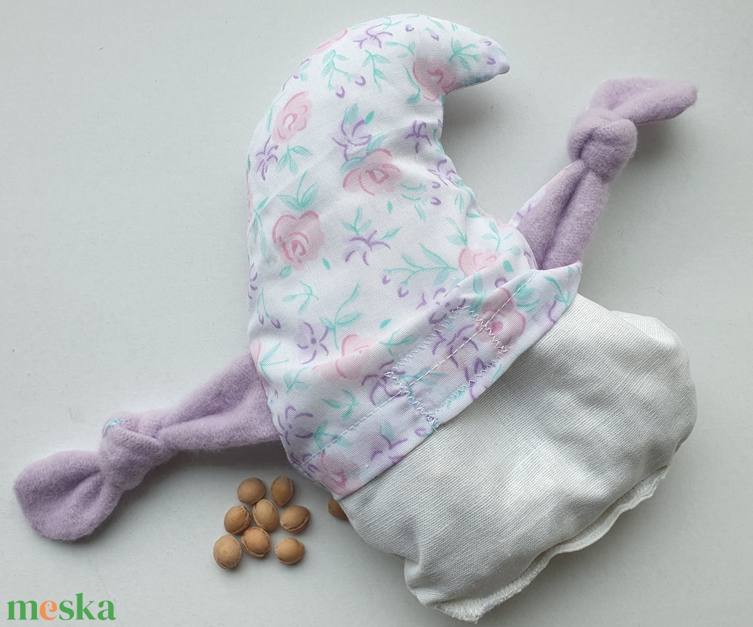 Manócska- cseresznyemag párna (lila-virágos) - játék & sport - plüssállat & játékfigura - manó - Meska.hu