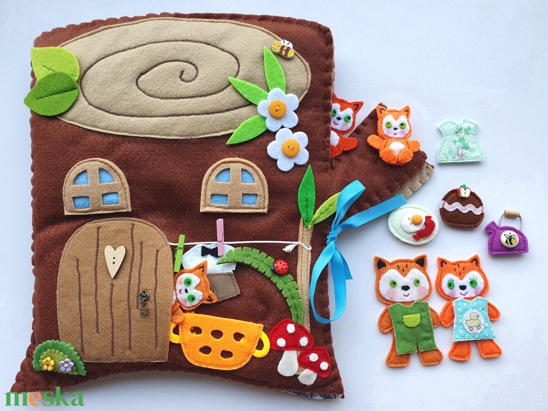 Cuki róka család farönk házikóban- interaktív játszókönyv  AZONNAL VIHETŐ! - játék & sport - baba & babaház - babaház - Meska.hu