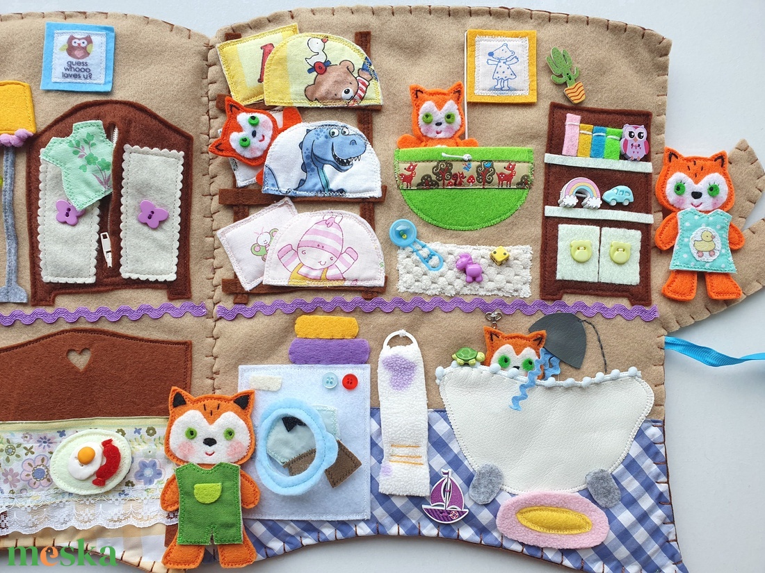 Cuki róka család farönk házikóban- interaktív játszókönyv  AZONNAL VIHETŐ! - játék & sport - baba & babaház - babaház - Meska.hu