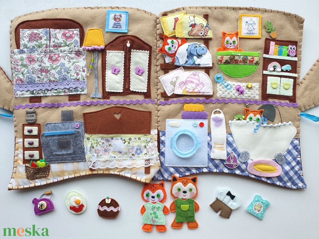 Cuki róka család farönk házikóban- interaktív játszókönyv  AZONNAL VIHETŐ! - játék & sport - baba & babaház - babaház - Meska.hu