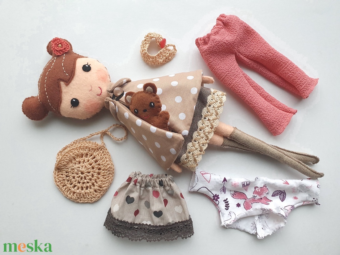 Hanka- öltöztethető  textilbaba pinduri macival és kiegészítőkkel - AZONNAL VIHETŐ! - játék & sport - baba & babaház - öltöztethető baba - Meska.hu