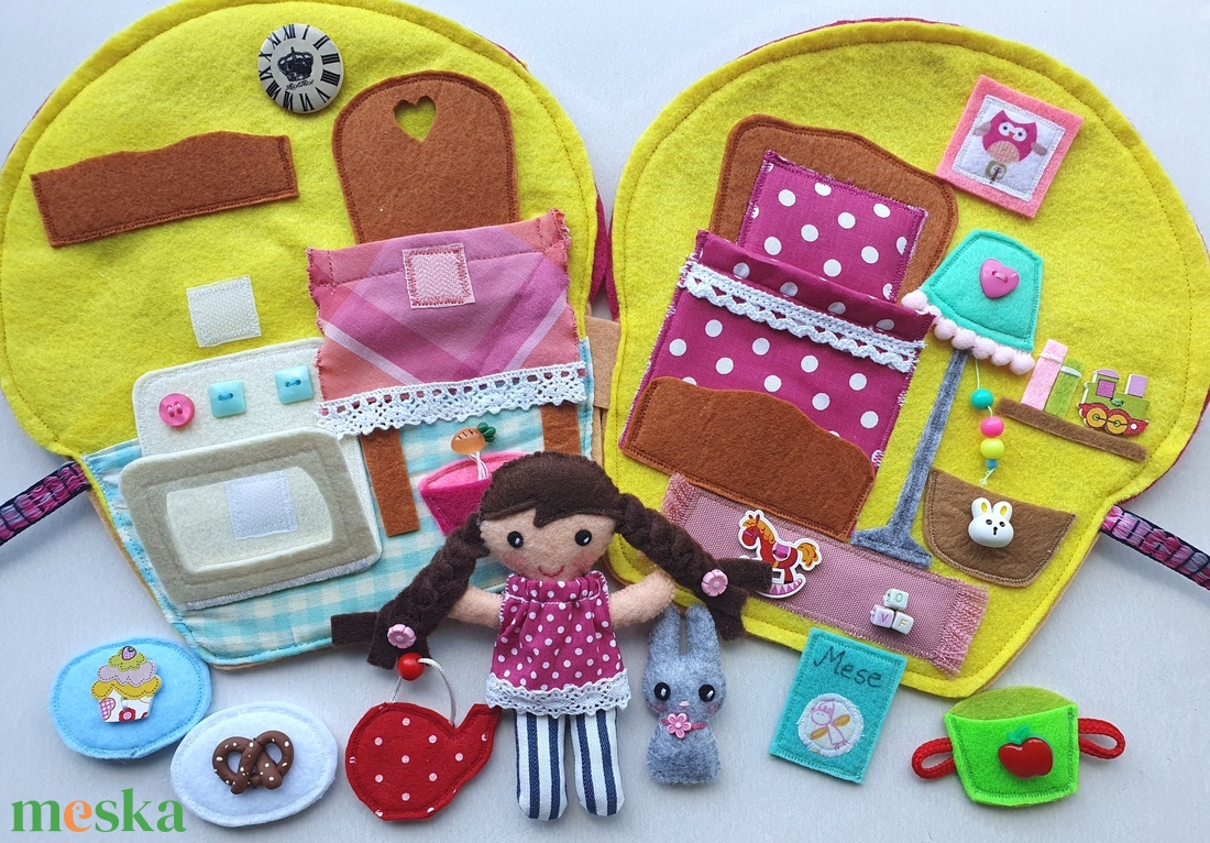 Mia muffin házikója- játszókönyv babával, kisnyuszival és rengeteg tépőzáras pakolgatni valóval ( AZONNAL VIHETŐ!) - baba - mama - baba játékok - textilkönyv & babakönyv - Meska.hu