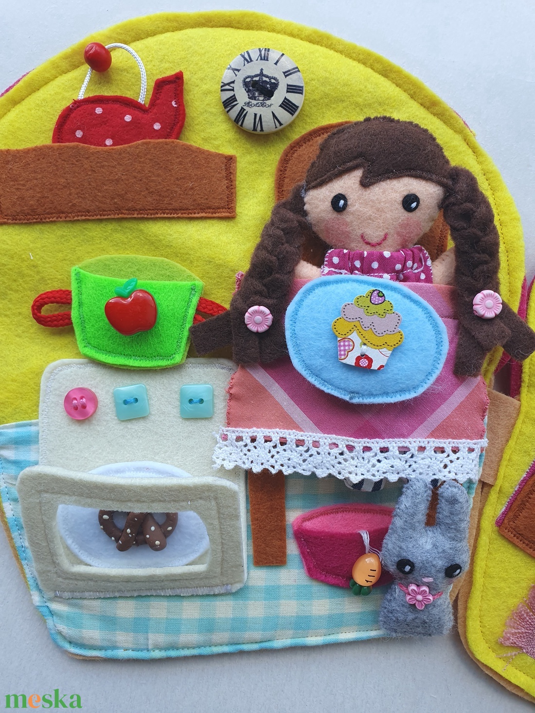 Mia muffin házikója- játszókönyv babával, kisnyuszival és rengeteg tépőzáras pakolgatni valóval ( AZONNAL VIHETŐ!) - baba - mama - baba játékok - textilkönyv & babakönyv - Meska.hu