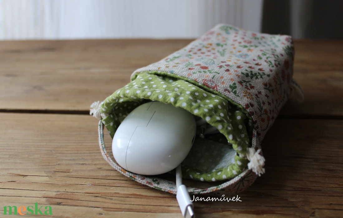 Fülhallgató tartó - táska & tok - pénztárca & más tok - fülhallgató tok  - Meska.hu