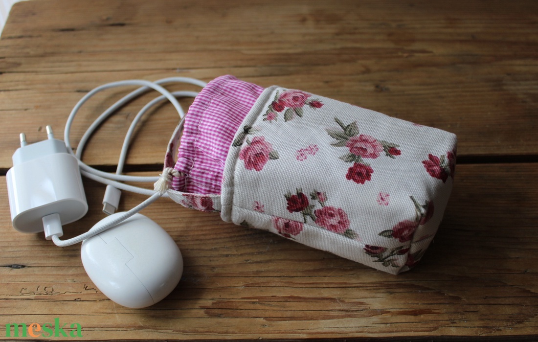 Fülhallgató tartó - táska & tok - pénztárca & más tok - fülhallgató tok  - Meska.hu