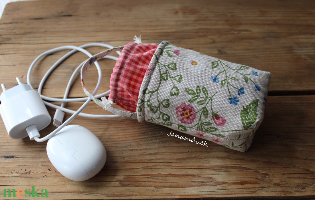 Fülhallgató tartó - táska & tok - pénztárca & más tok - fülhallgató tok  - Meska.hu