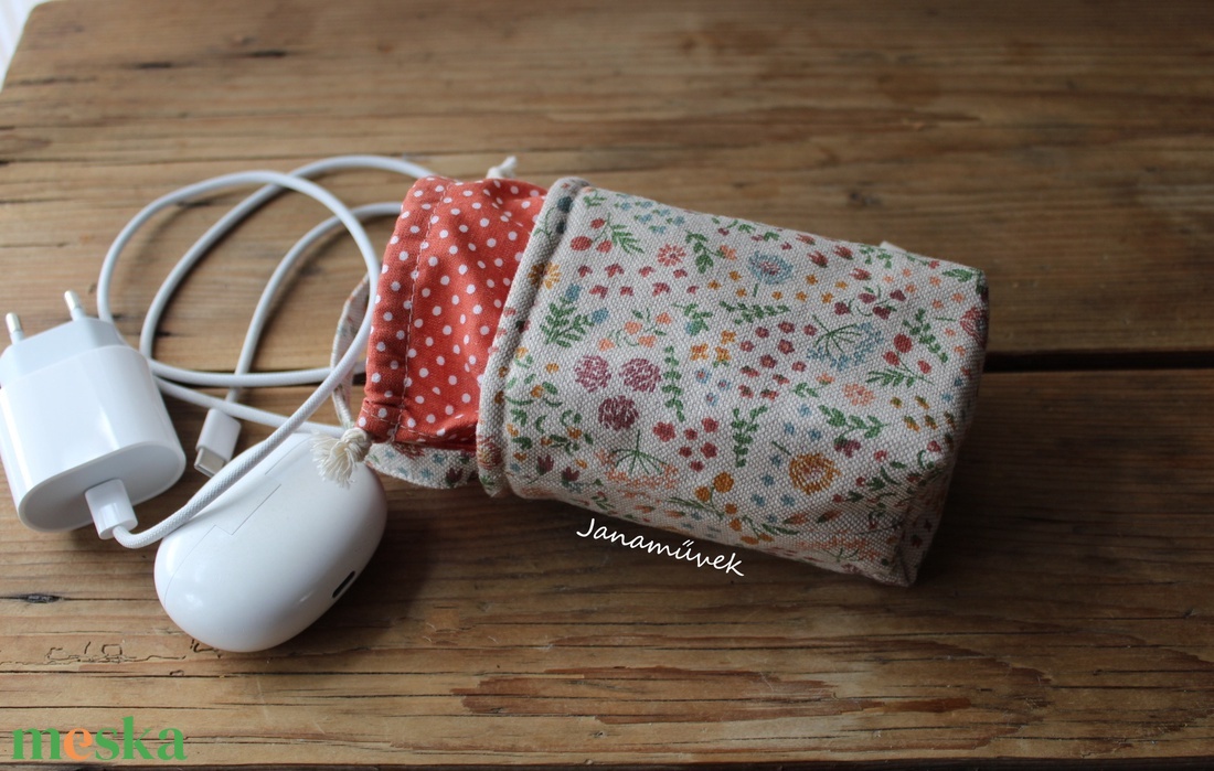 Fülhallgató tartó - táska & tok - pénztárca & más tok - fülhallgató tok  - Meska.hu